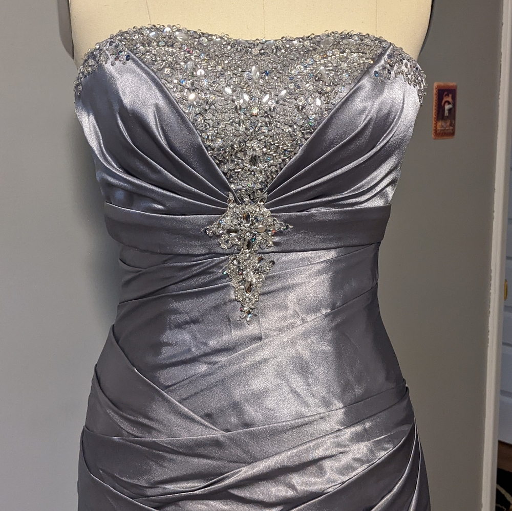 NWT Maggie Sottero Flirt evening gown P1564